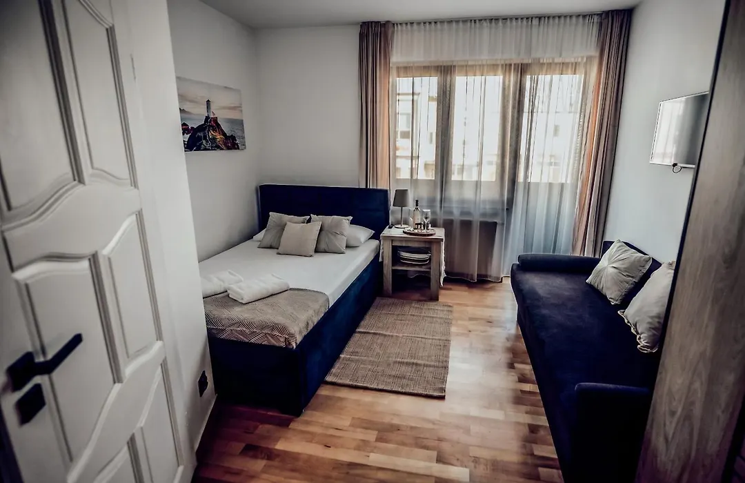 Willa Szafir Apartamenty i Pokoje Krynica Morska-1