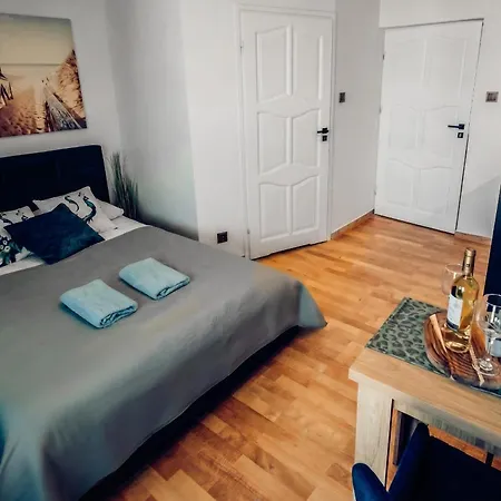Willa Szafir Apartamenty i Pokoje Krynica Morska-3